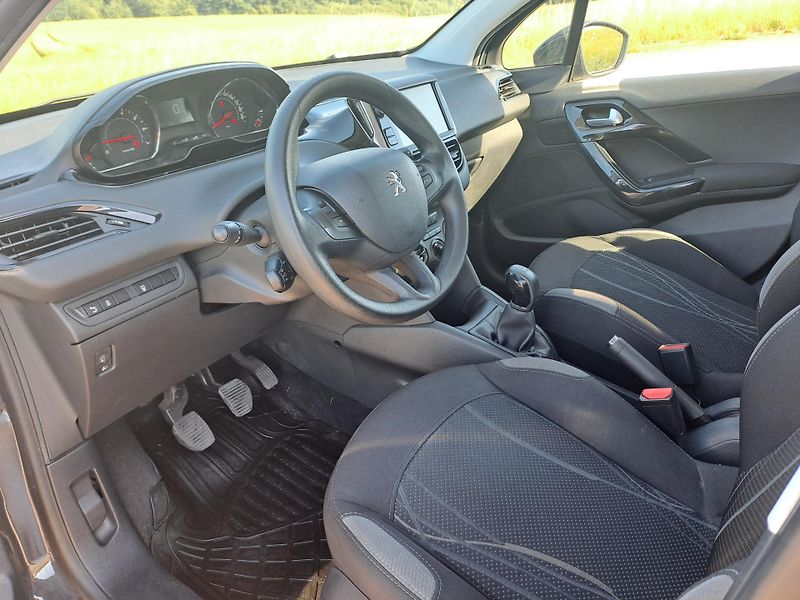 Peugeot 208 (2015) 1.0 PĚKNÝ STAV - fotka 9 z 22