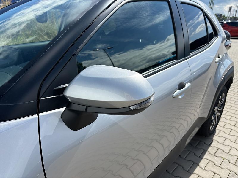 Toyota Yaris Cross 1.5 HSD e-CVT Style AWD - fotka 26 z 27
