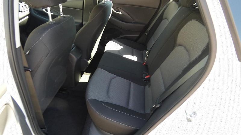 Hyundai i30 Kombi 1.6 CRDi Tricolor - fotka 19 z 22