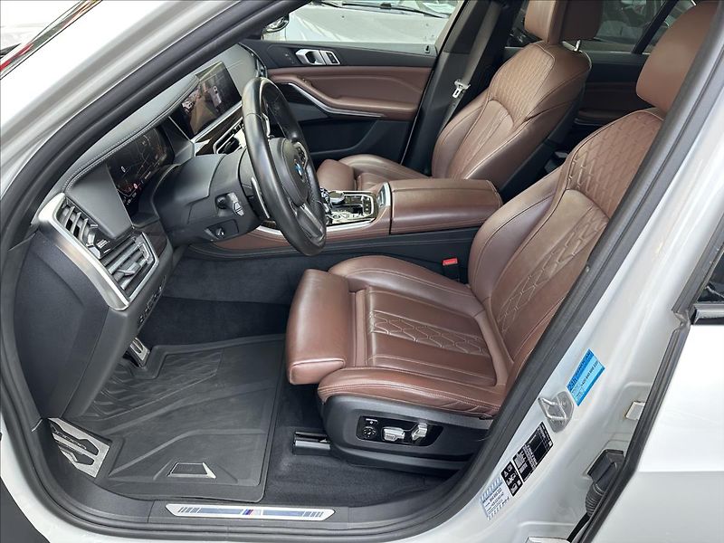 BMW X5 3,0 xDrive 30d M-SPORT LASER - fotka 12 z 38