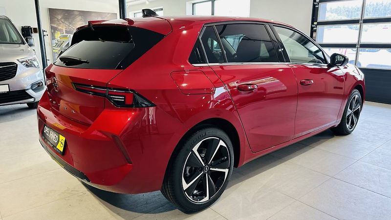 Opel Astra Elegance HB 1.2 TURBO 96kW/130 - fotka 4 z 29