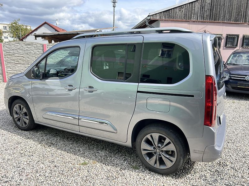 Toyota ProAce City Verso (2022) 1.2i96KW automat - fotka 10 z 26