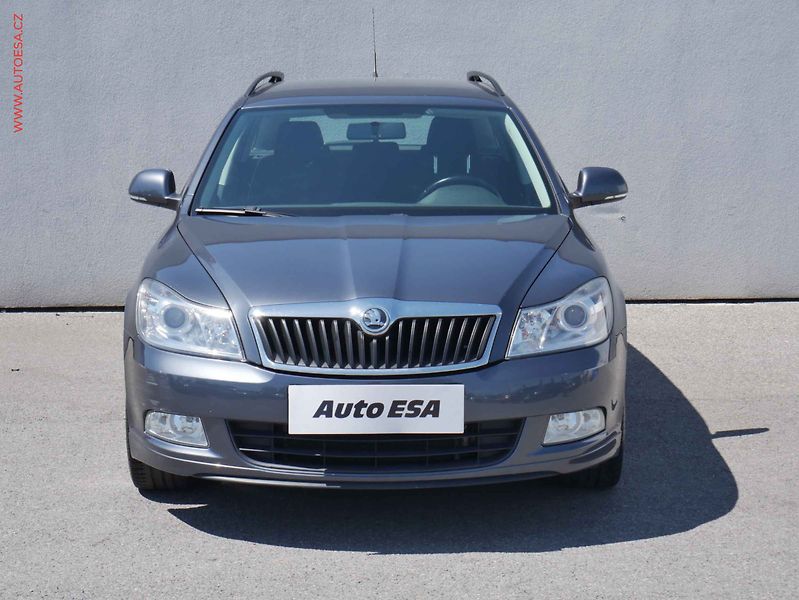 Škoda Octavia (2010) 1.4 TSI, Sport - fotka 2 z 16