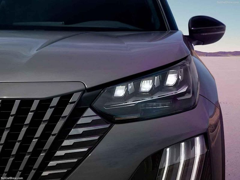 Peugeot 2008 Hybrid.