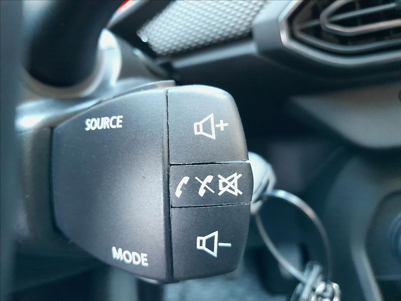 Dacia Sandero 1,0 SCe 49kW - fotka 38 z 48