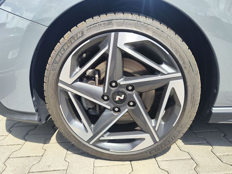 Hyundai i30 1.5 T-GDI/103kW N-Line DCT - fotka 31 z 32
