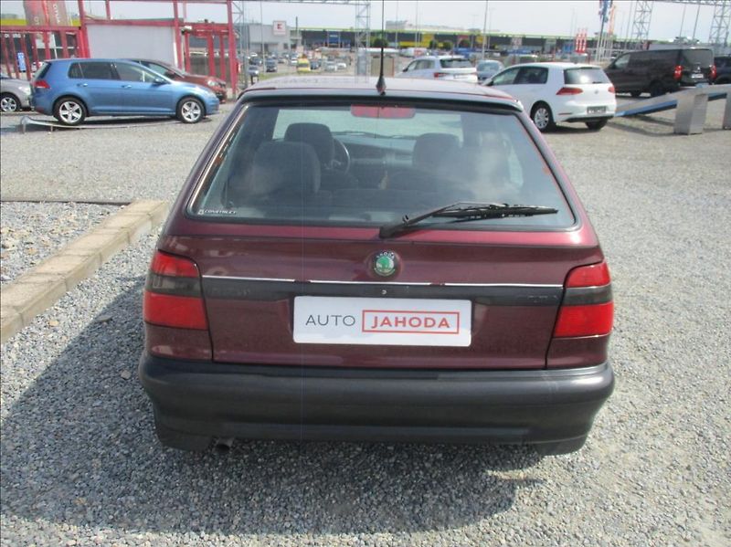 Škoda Felicia 1,3 GLXi, 50kW, + 4x pneu, - fotka 6 z 18