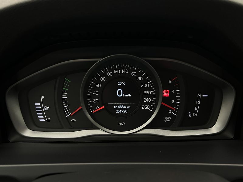 Volvo V60 CC D4 KINETIC AUT CZ - fotka 19 z 35