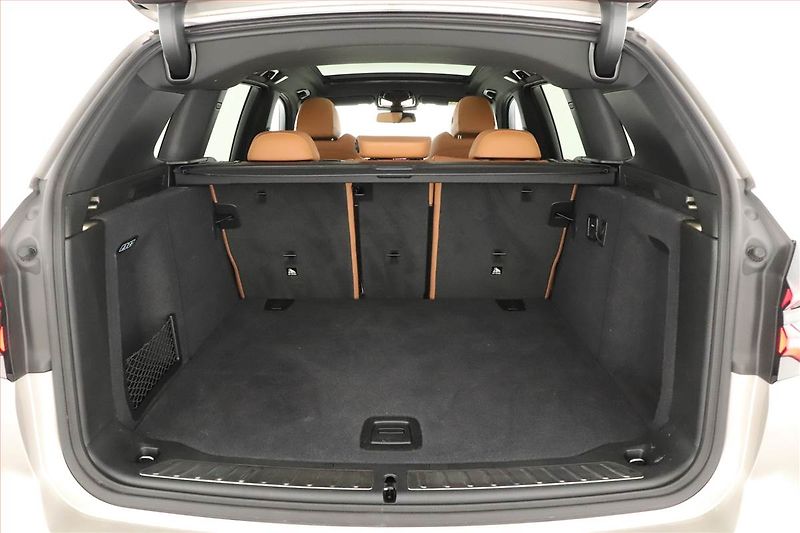 BMW iX3 (2022) 80 kWh, SoH 99% - fotka 19 z 20