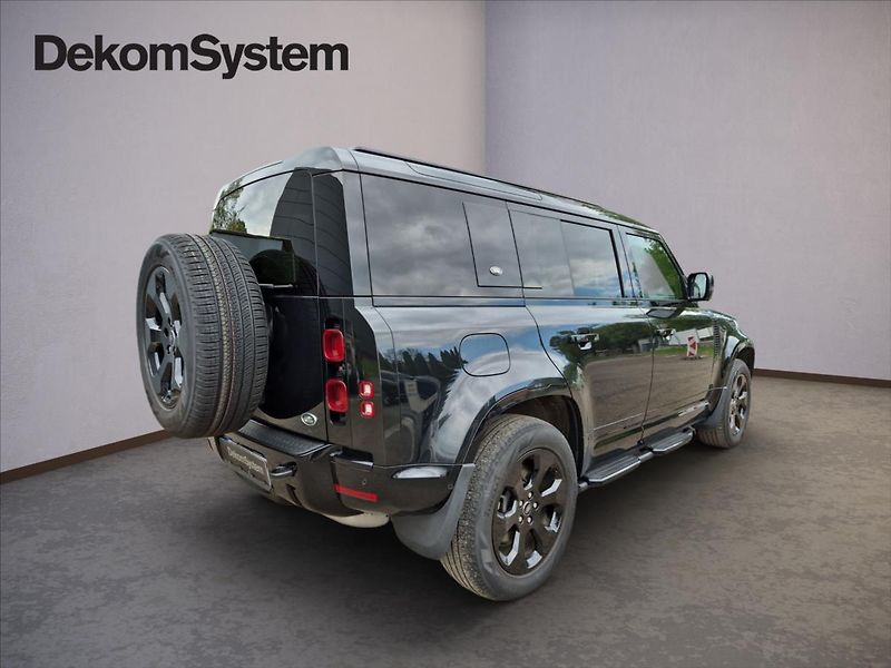 Land Rover Defender 3,0 110 D300 HSE - fotka 3 z 19