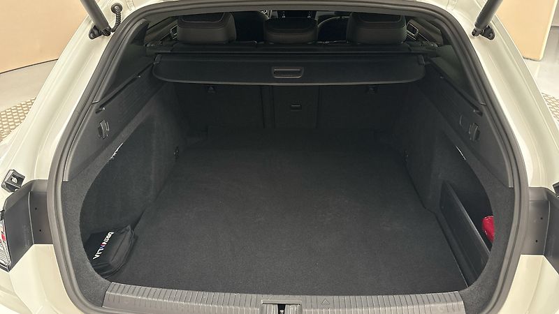 Volkswagen Arteon 2.0 TSI DSG R-Line Shooting Br - fotka 17 z 31