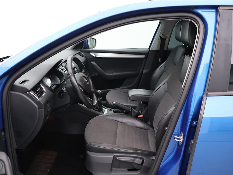 Škoda Octavia 1,4 TSI 103kW Elegance Xenon - fotka 10 z 29