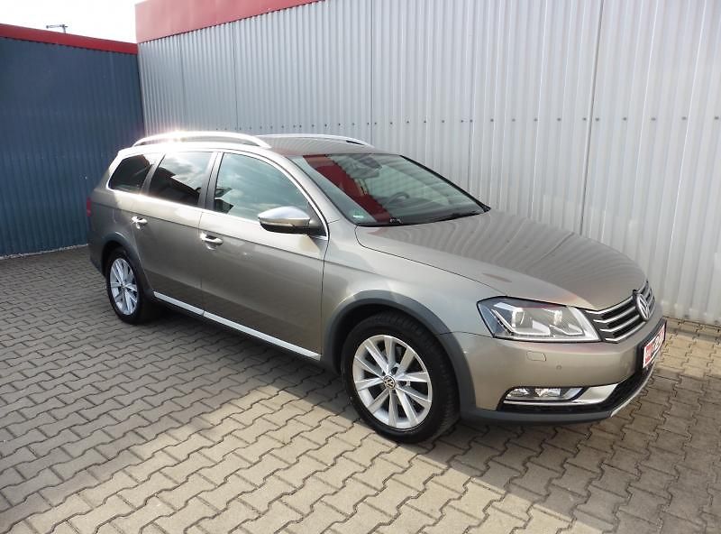 Volkswagen Passat 2,0 TDI Alltrack 4motion DSG - fotka 2 z 14