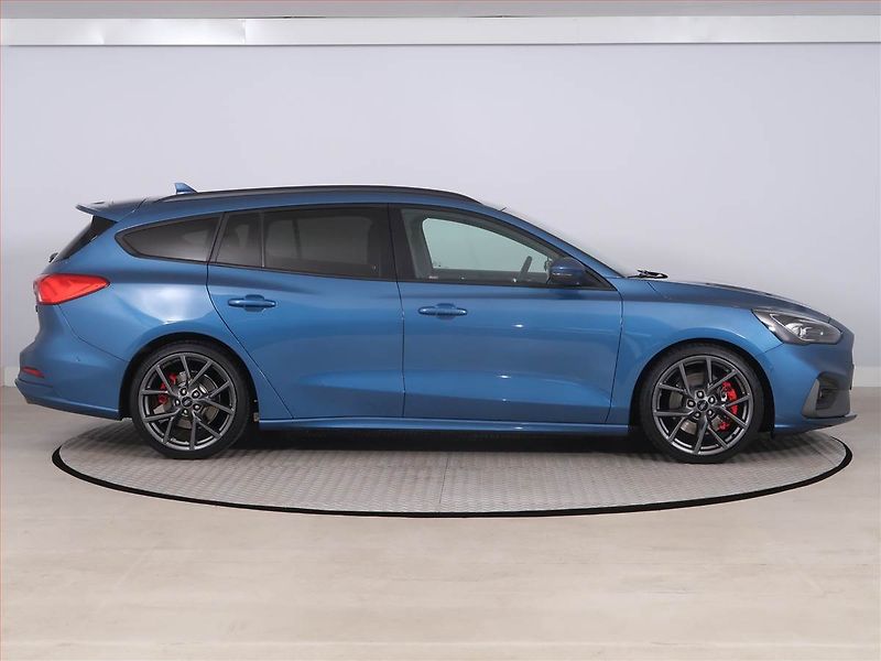 Ford Focus (2020) 2.3 EcoBoost ST - fotka 6 z 26