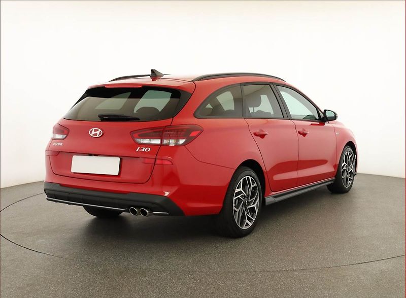 Hyundai i30 (2026) 1.0 T-GDI, N-Line, Navigace - fotka 5 z 21