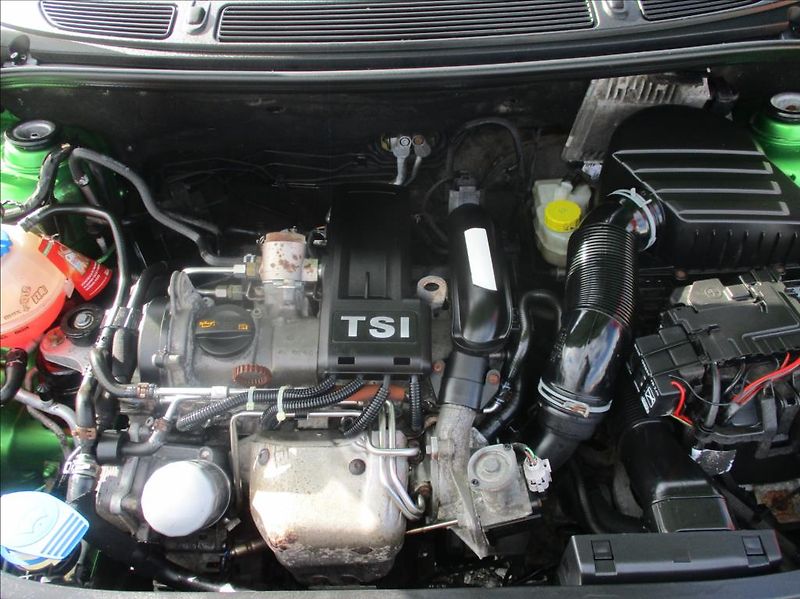 Škoda Fabia 1,2 TSI, klima, servis, tažné, - fotka 27 z 45
