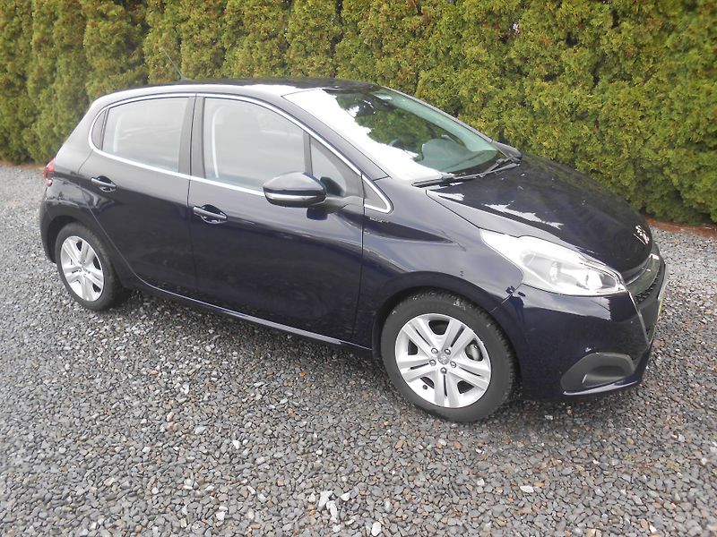 Peugeot 208 NAVI, CHROM, LED, 87TKm - fotka 1 z 37