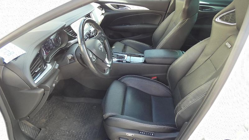 Opel Insignia 2,0 T 4x4 GSi - fotka 19 z 25