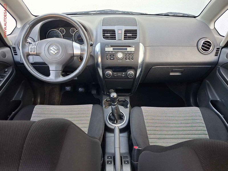 Suzuki SX4 (2010) 1.6VVT, City+, výhřev sed - fotka 8 z 15