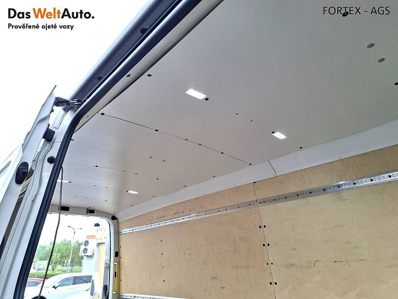 Volkswagen Crafter (2021) dlouhý,2.0 TDI,103kW,Tažné,Kam - fotka 27 z 32