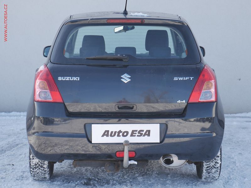 Suzuki Swift (2007) 1.3i 4x4, AC, výhřev sed - fotka 5 z 16