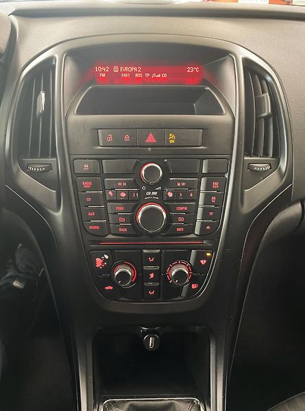 Opel Astra 1,4 16V, ČR, 1.MAJ - fotka 14 z 20