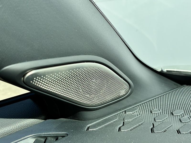 Toyota C-HR 2.0 PHEV e-CVT GR-Sport Dynami - fotka 23 z 24