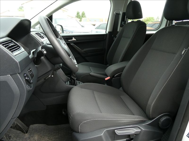 Volkswagen Caddy 2,0 TDi 1.majitel,závěs,tempom - fotka 16 z 49