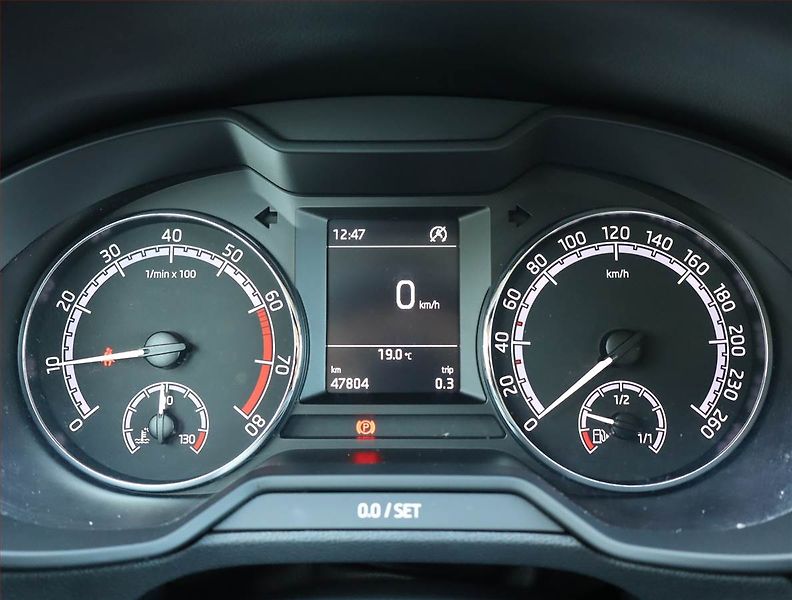 Škoda Octavia (2018) 1.0 TSI, Tempomat - fotka 11 z 21