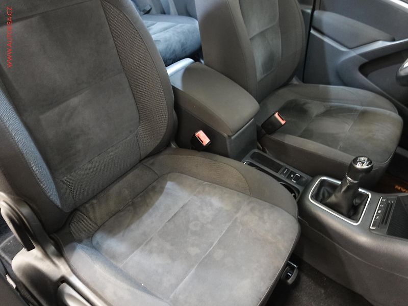 Volkswagen Tiguan (2012) 1.4TSi, Spoert, bixen, panor - fotka 11 z 22