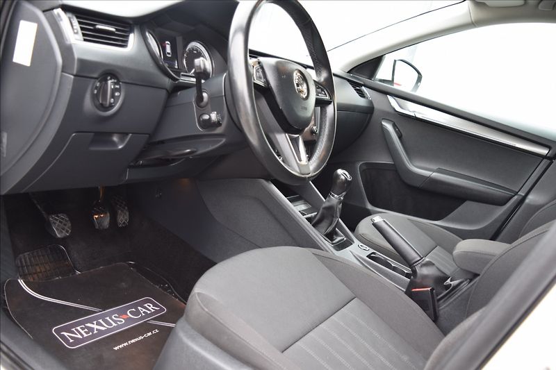 Škoda Octavia 1,6 TDI 85kw ALU KLIMA TAŽNÉ - fotka 23 z 48
