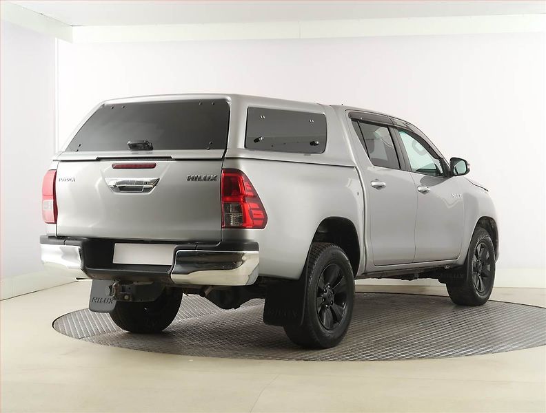 Toyota Hilux (2018) 2.4 D-4D - fotka 5 z 20