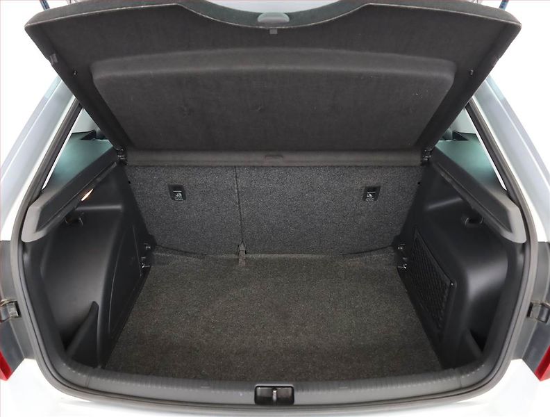 Škoda Rapid (2014) Spaceback 1.4 TSI, Automat - fotka 17 z 18