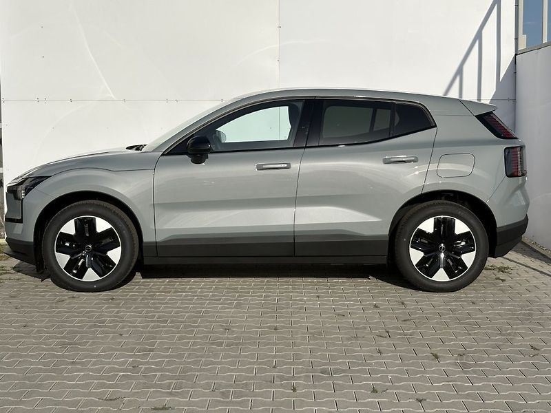 Volvo EX30 PLUS P5 Long Range Electric 20 - fotka 10 z 25