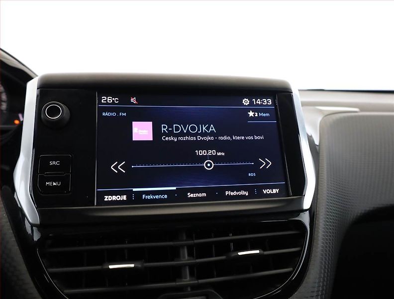 Peugeot 2008 (2018) 1.2 PureTech, Serv.kniha - fotka 11 z 15