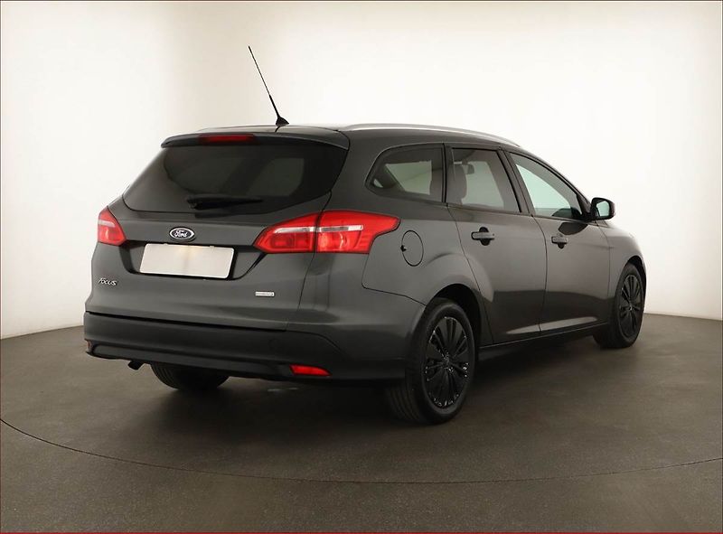 Ford Focus (2016) 1.0 EcoBoost, Vyhř. sedaček - fotka 5 z 12