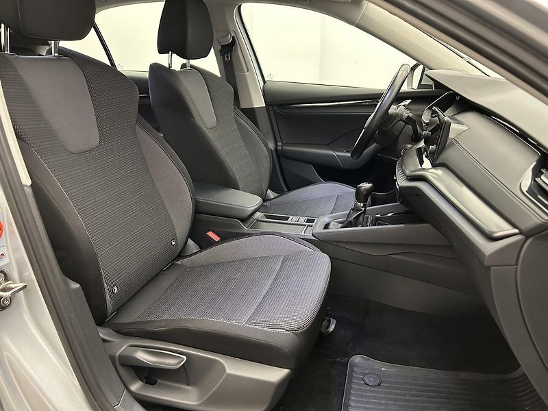 Škoda Octavia 2.0 TDI Ambition Plus Extra - fotka 17 z 21