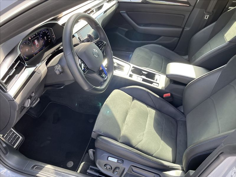 Volkswagen Arteon R 2.0TSI 235KW 4X4 DSG - fotka 24 z 36