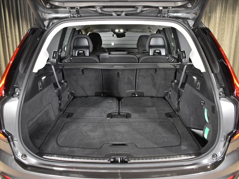 Volvo XC90 2,0 T8 AWD Plus BLIS,Bezklíč - fotka 11 z 27