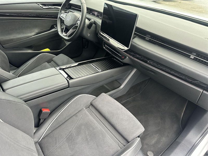Volkswagen ID.7 Tourer (2024) 210 kW Pro - fotka 10 z 36
