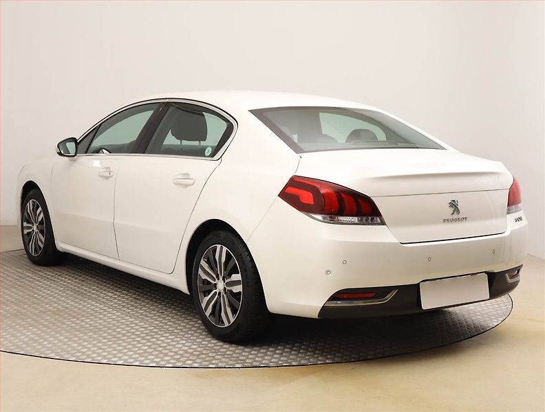 Peugeot 508 (2014) Allure 2.0 HDi, Navi, Tempomat - fotka 4 z 19