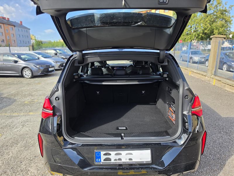 BMW X3 (2025) 20d xDrive Mpaket + tažné - fotka 10 z 23