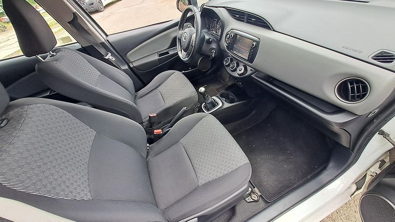 Toyota Yaris 1.0 VVTi Comfort REZERVACE - fotka 7 z 23
