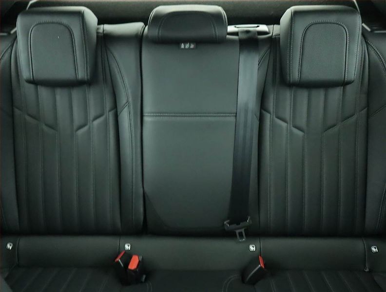 Peugeot 2008 (2021) GT 50 kWh, SoH 87%, Automat - fotka 10 z 23