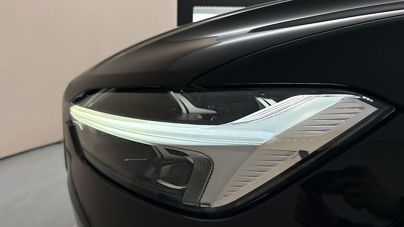 Volvo XC60 2.0 T6 AUT AWD Recharge Core - fotka 18 z 32