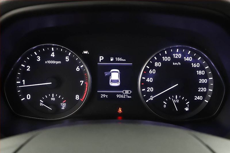 Hyundai i30 (2022) Family Smart 1.5 T-GDI MHEV - fotka 8 z 14