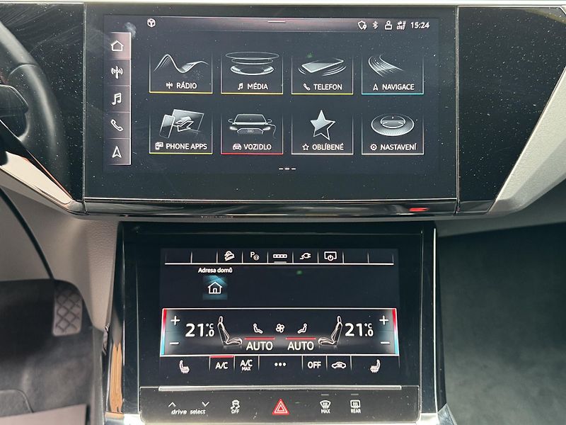 Audi e-tron E-TRON-300KW-SPORTBACK-R21 - fotka 23 z 34