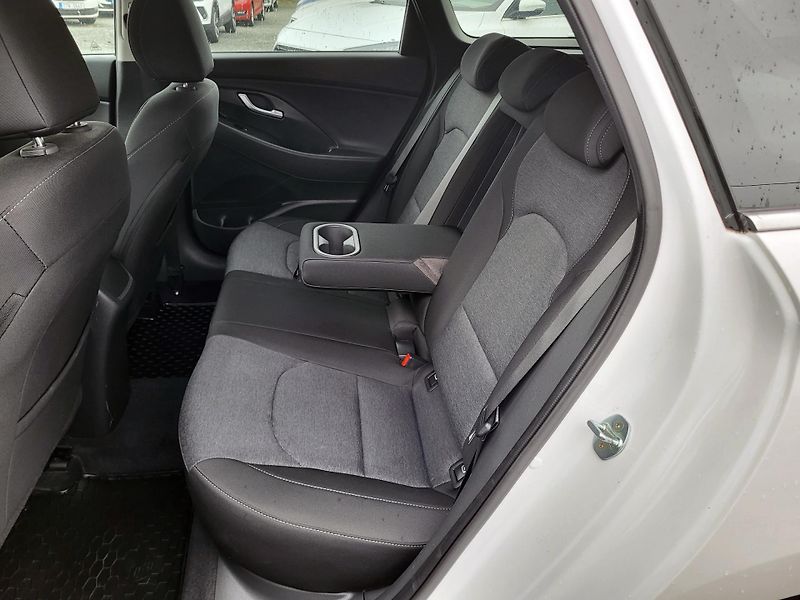 Hyundai i30 WG 1.5 T-GDI 118kW SMART *ČR - fotka 8 z 44