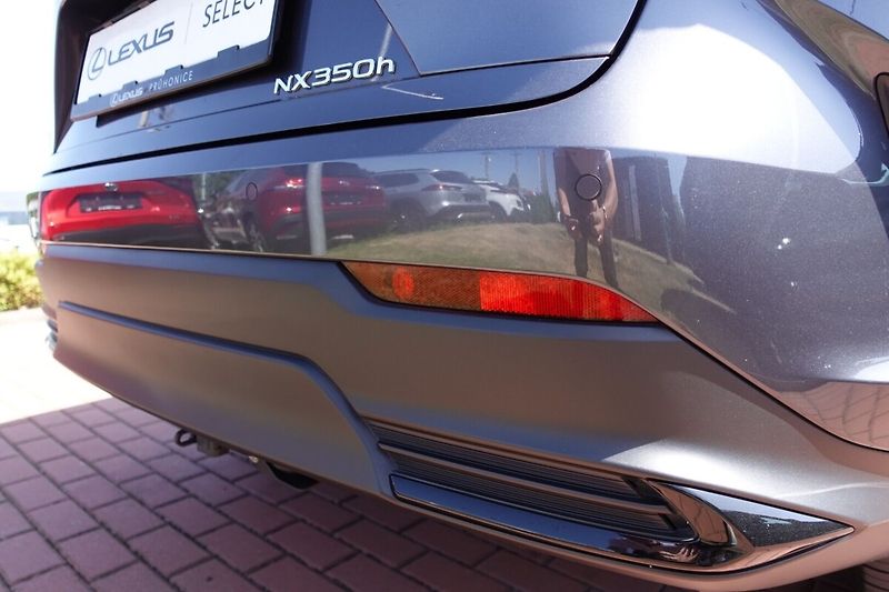 Lexus NX 350h NX350h Prestige 4x4 - fotka 34 z 37