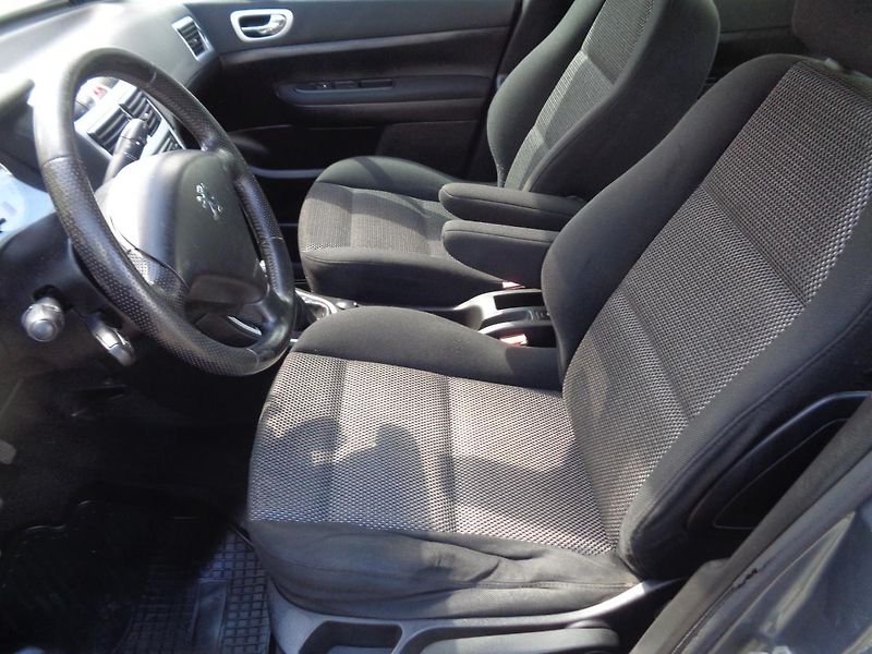 Peugeot 307 1,6 HDI - fotka 14 z 17